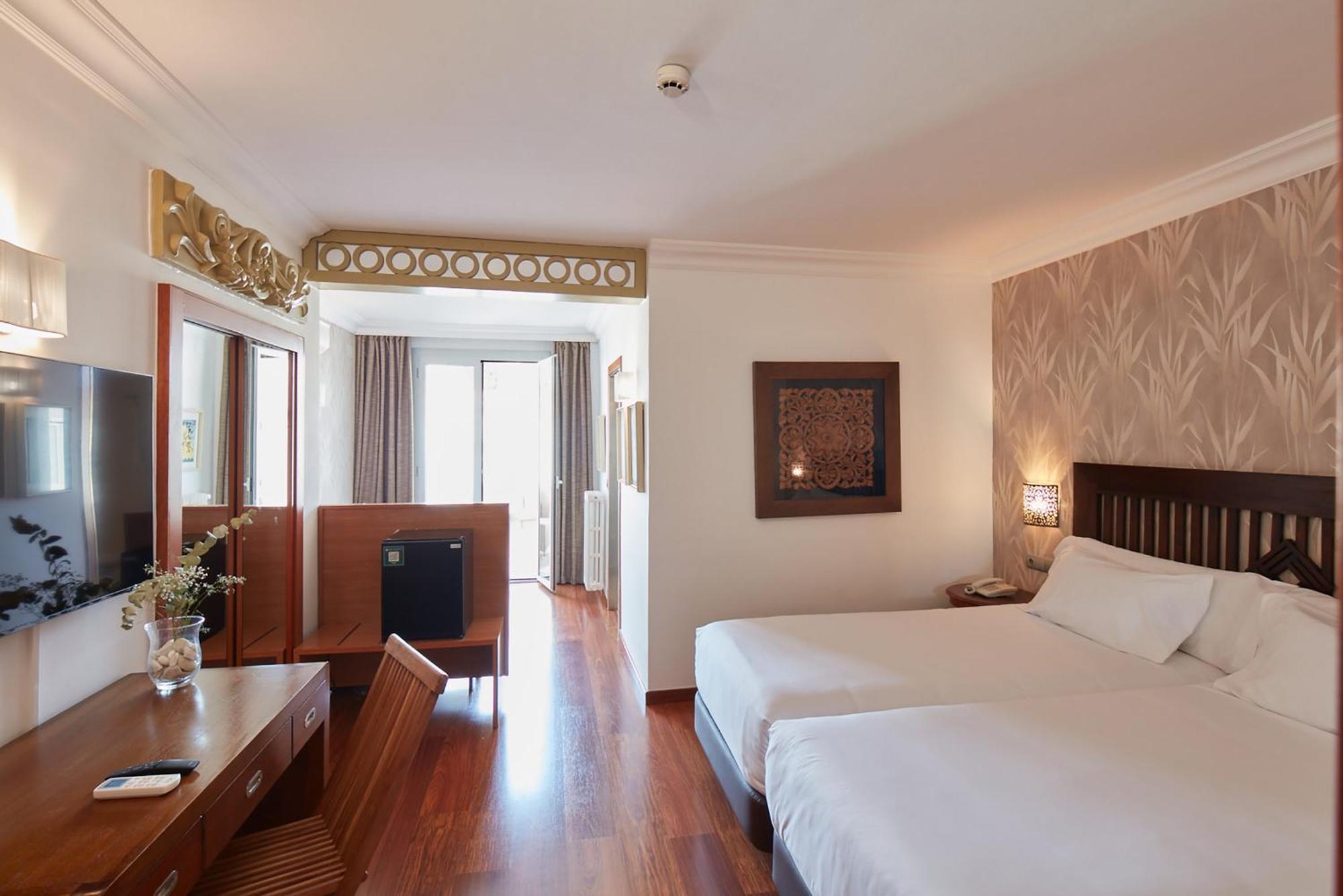 Sercotel Hotel President فيغيريس المظهر الخارجي الصورة